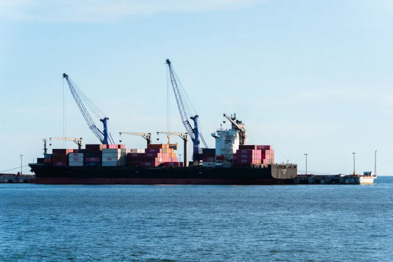 Ahead of the Wave: How Canadian Importers Can Master Seasonal Ocean Freight Cycles Before Rates Spike